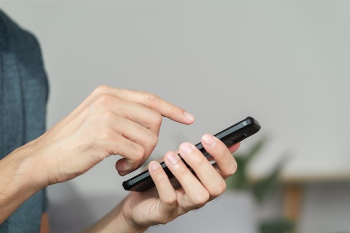 Smartphone Finger